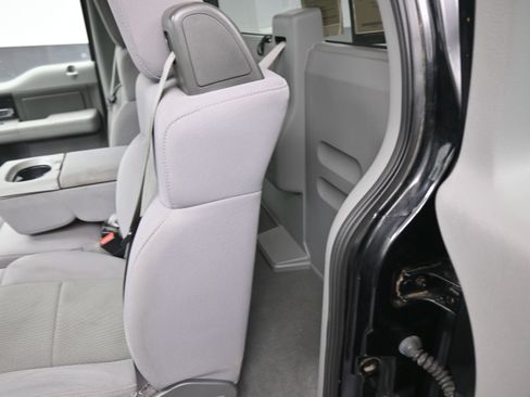 Used 2005 Ford F150 XLT RWD image 16