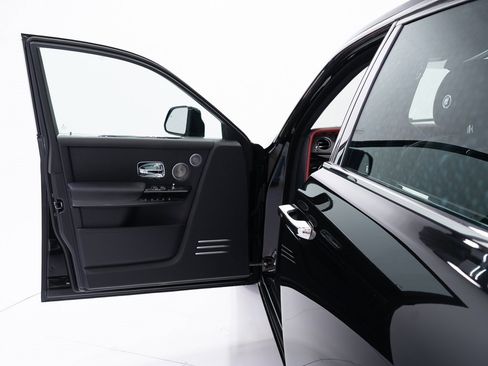 Certified 2023 Rolls-Royce Phantom Sedan w/ The Phantom Package image 11