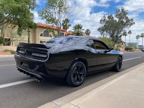 Used 2016 Dodge Challenger SXT image 5