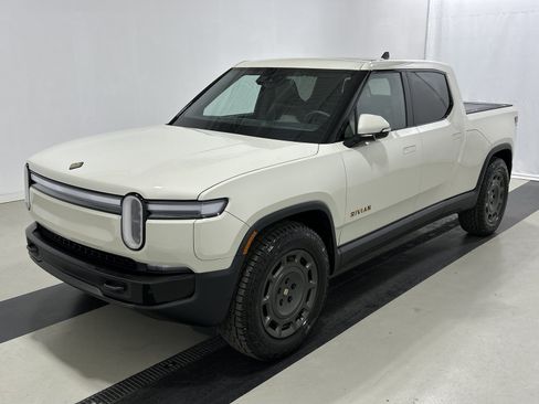 Used 2025 Rivian R1T Adventure AWD/4WD image 1