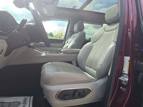 Used 2023 Jeep Wagoneer Series III w/ Premium Group I AWD/4WD image 9