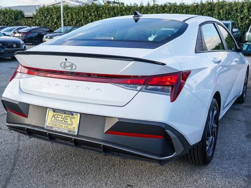 New 2025 Hyundai Elantra Sport image 8