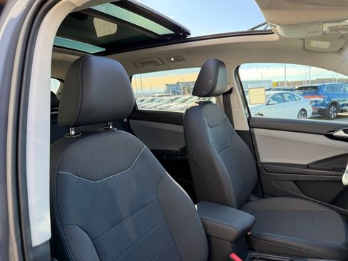 Used 2024 Volkswagen Taos SE image 21