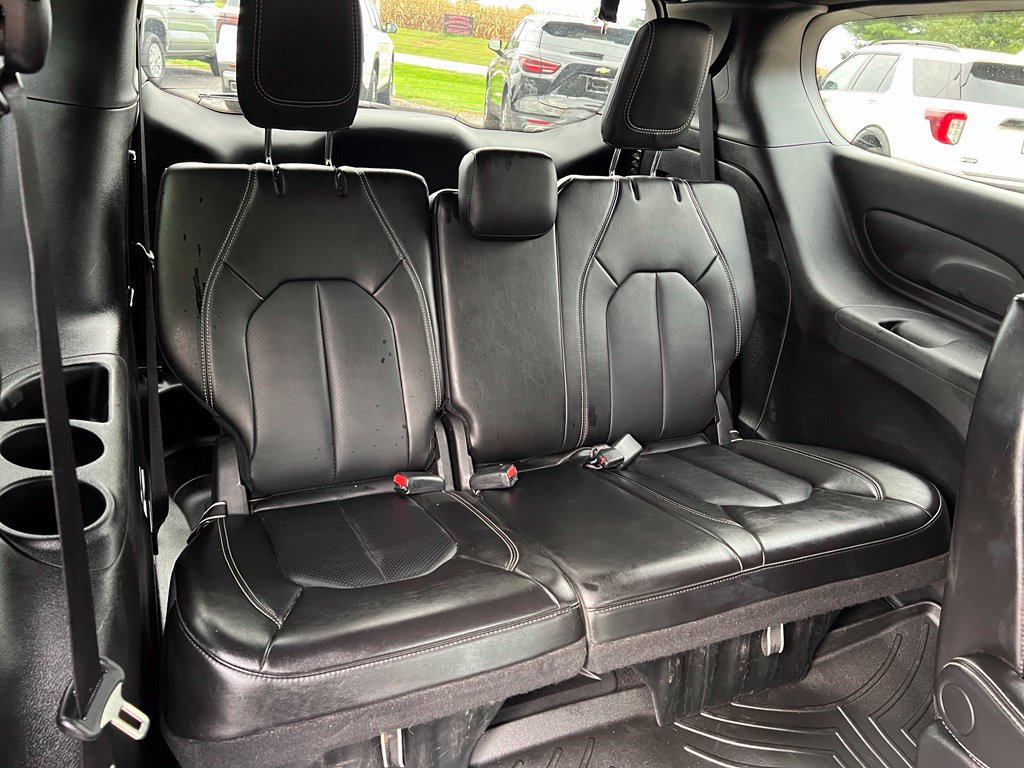 Used 2025 Chrysler Pacifica Select FWD image 19