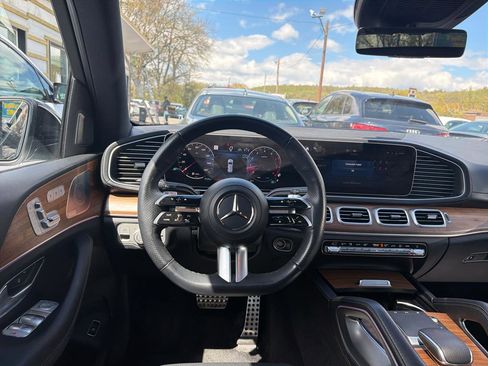 Used 2025 Mercedes-Benz GLS 450 4MATIC image 26
