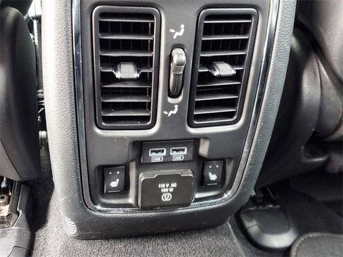 Used 2019 Jeep Grand Cherokee Limited w/ Luxury Group II image 11