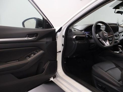 New 2026 Nissan Altima 2.5 SR w/ SR Premium Package AWD/4WD image 9