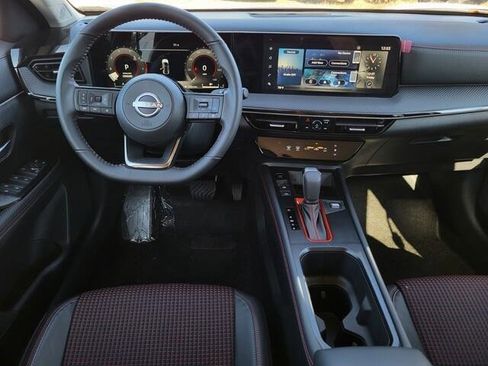 New 2025 Nissan Kicks SR w/ Illumination Package image 18