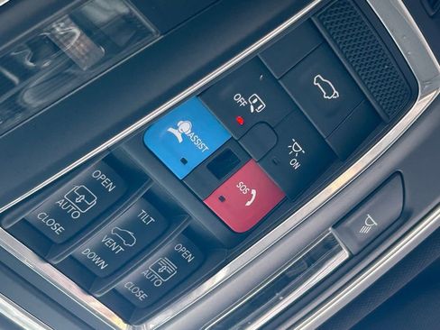 Used 2025 Jeep Grand Cherokee L Limited w/ Luxury Tech Group II image 69