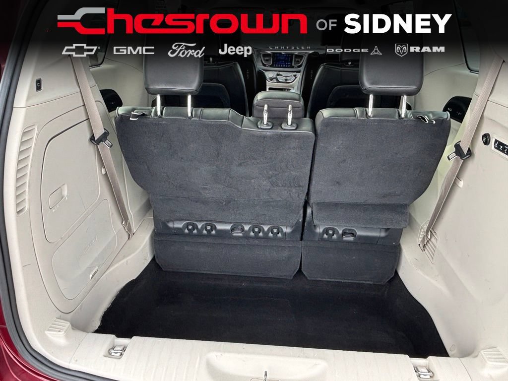 Used 2017 Chrysler Pacifica Limited w/ UConnect Theater Package FWD image 33