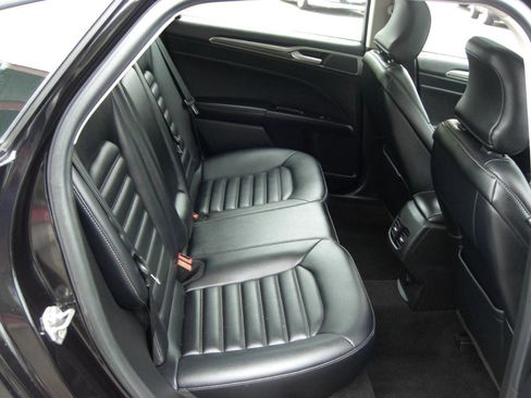 Used 2019 Ford Fusion SEL FWD image 18