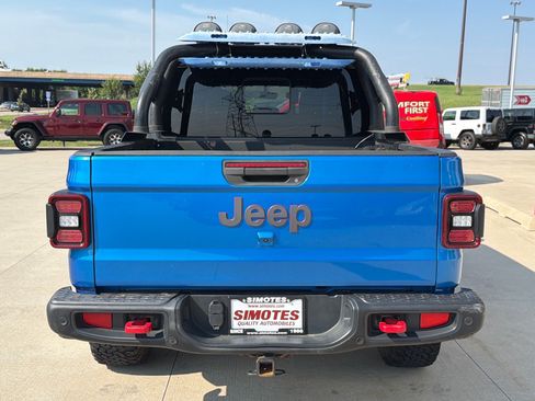 Used 2021 Jeep Gladiator Rubicon AWD/4WD image 3