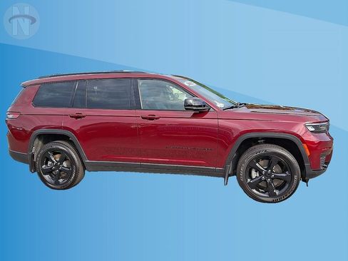 Certified 2025 Jeep Grand Cherokee L Altitude AWD/4WD image 26