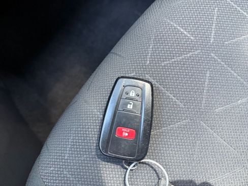 Used 2024 Toyota RAV4 XLE image 18