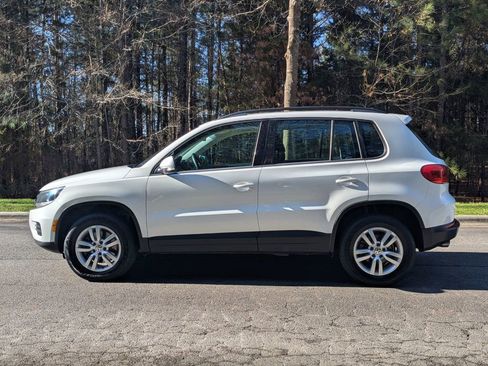 Used 2017 Volkswagen Tiguan S image 5