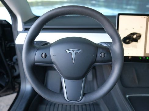 Used 2023 Tesla Model 3 Standard Range image 14