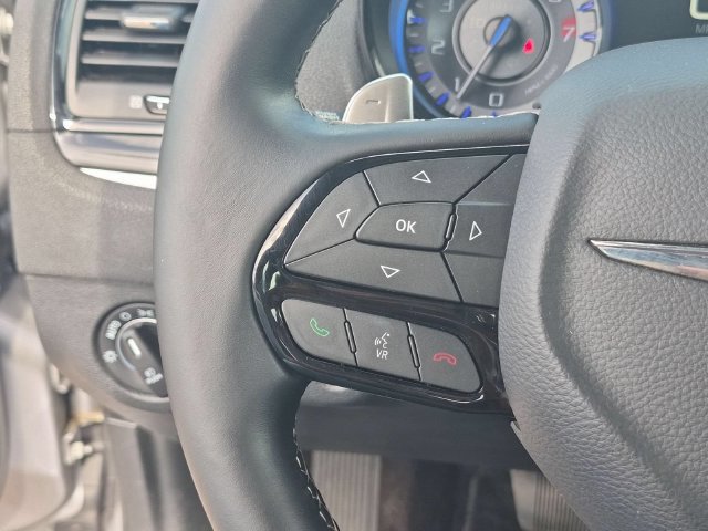 Used 2017 Chrysler 300 S AWD/4WD image 19