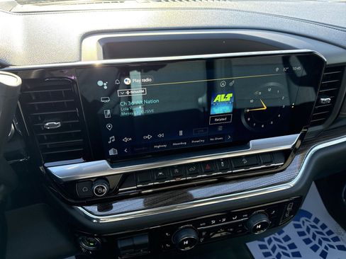 Used 2023 Chevrolet Silverado 1500 LT image 17