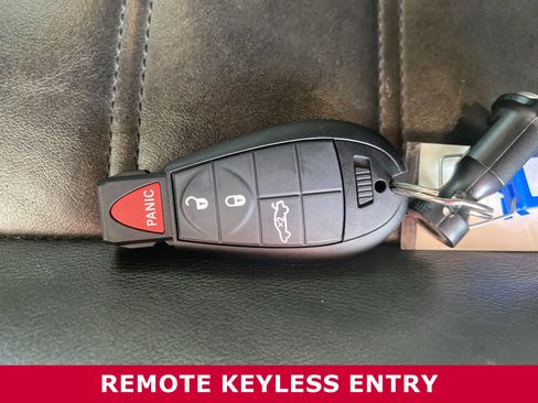 Used 2014 Dodge Challenger R/T image 28