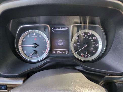 Used 2018 Nissan Titan SL AWD/4WD image 11