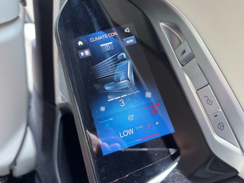 Used 2023 BMW i7 xDrive60 AWD/4WD image 45