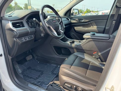 Used 2022 GMC Acadia SLT w/ Technology Package AWD/4WD image 16