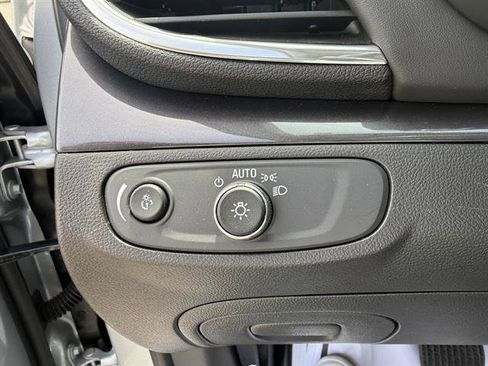 Used 2022 Buick Encore Preferred w/ Safety Package image 28