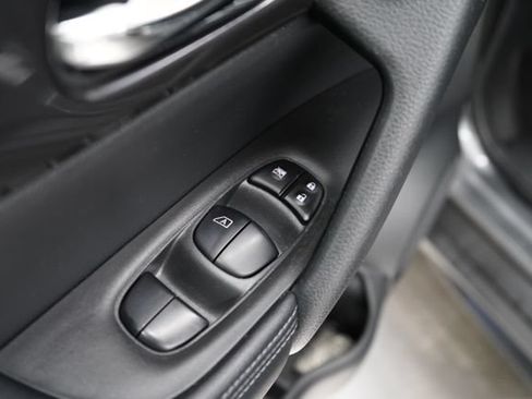 Used 2020 Nissan Rogue SV AWD/4WD image 11