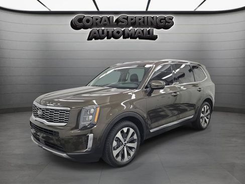 Used 2021 Kia Telluride EX w/ EX Premium Package FWD image 3