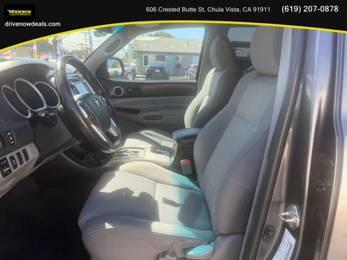 Used 2015 Toyota Tacoma PreRunner image 12