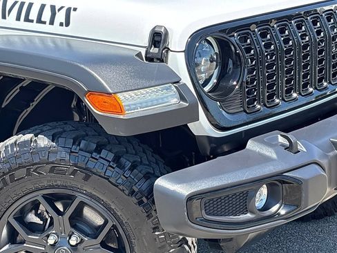 Used 2024 Jeep Wrangler Unlimited Sport AWD/4WD image 8