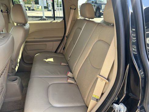 Used 2006 Chevrolet HHR LT w/ Preferred Equipment Group FWD image 22
