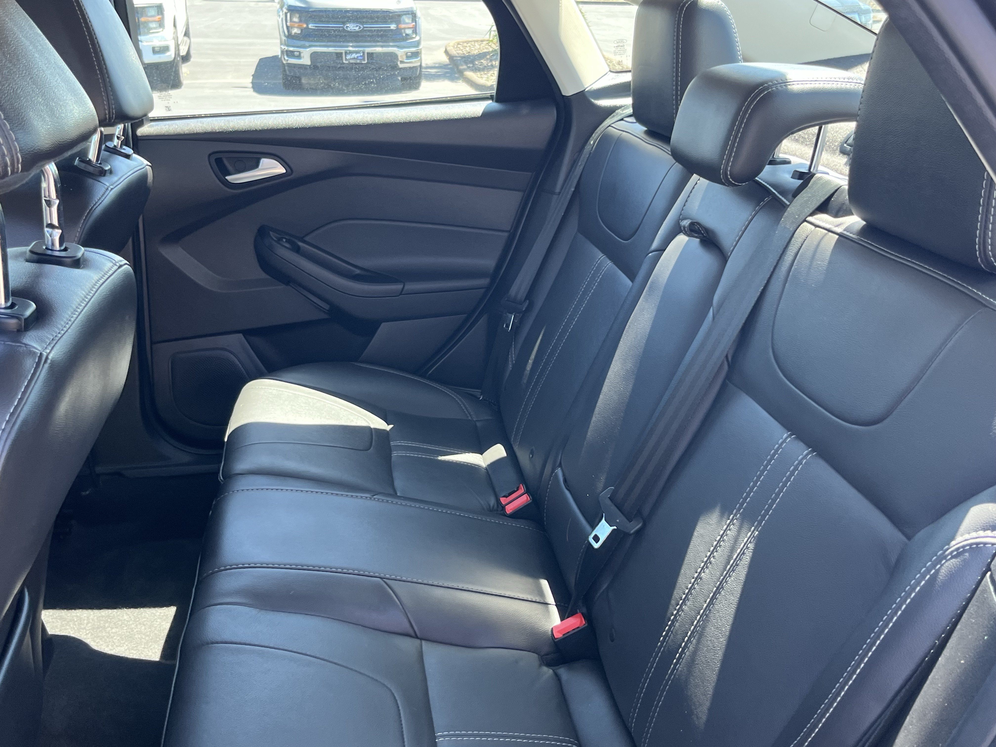 Used 2014 Ford Focus SE w/ Equipment Group 201A FWD image 12