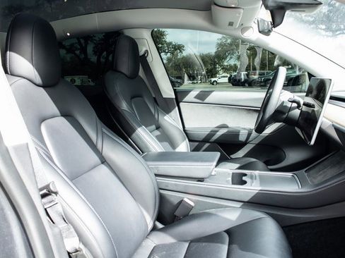 Used 2022 Tesla Model Y Performance image 13