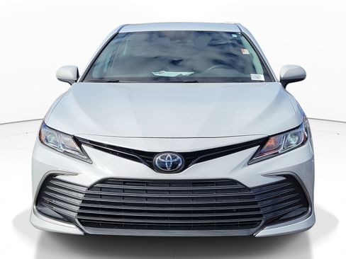 Used 2023 Toyota Camry LE image 2