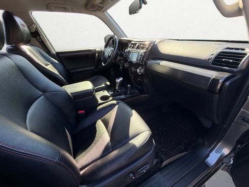 Used 2018 Toyota 4Runner TRD Off-Road Premium AWD/4WD image 22