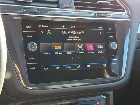 Certified 2022 Volkswagen Tiguan SE image 21