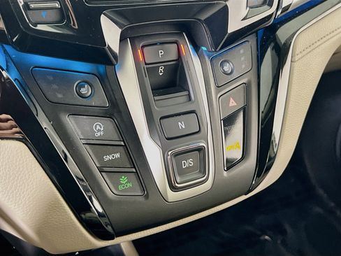 Used 2023 Honda Odyssey Touring image 17