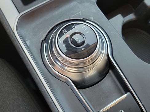 Used 2022 Ford Edge SE image 18