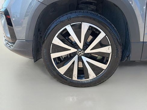 Used 2022 Volkswagen Taos SE image 39