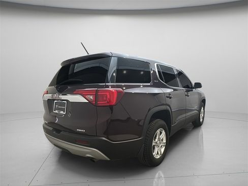 Used 2017 GMC Acadia SLE image 7