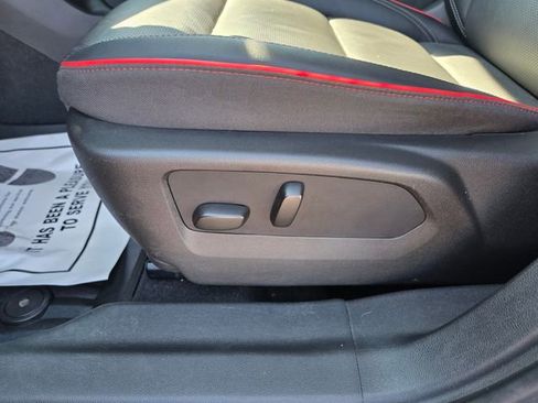 Used 2022 Buick Envision Essence w/ Technology Package I FWD image 39