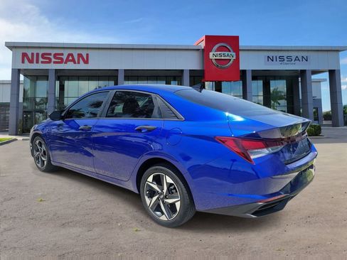 Used 2023 Hyundai Elantra SEL w/ Convenience Package FWD image 5