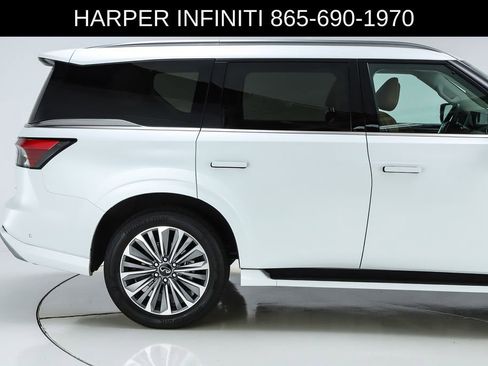 Used 2025 INFINITI QX80 Sensory AWD/4WD image 12