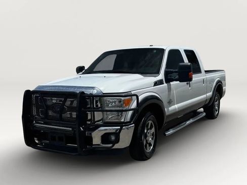 Used 2015 Ford F250 Lariat image 2