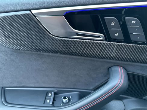 Used 2022 Audi RS 5 w/ Black Optic Carbon Package image 11