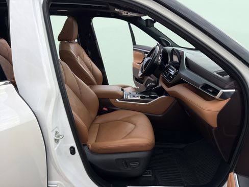 Used 2020 Toyota Highlander Platinum FWD image 55