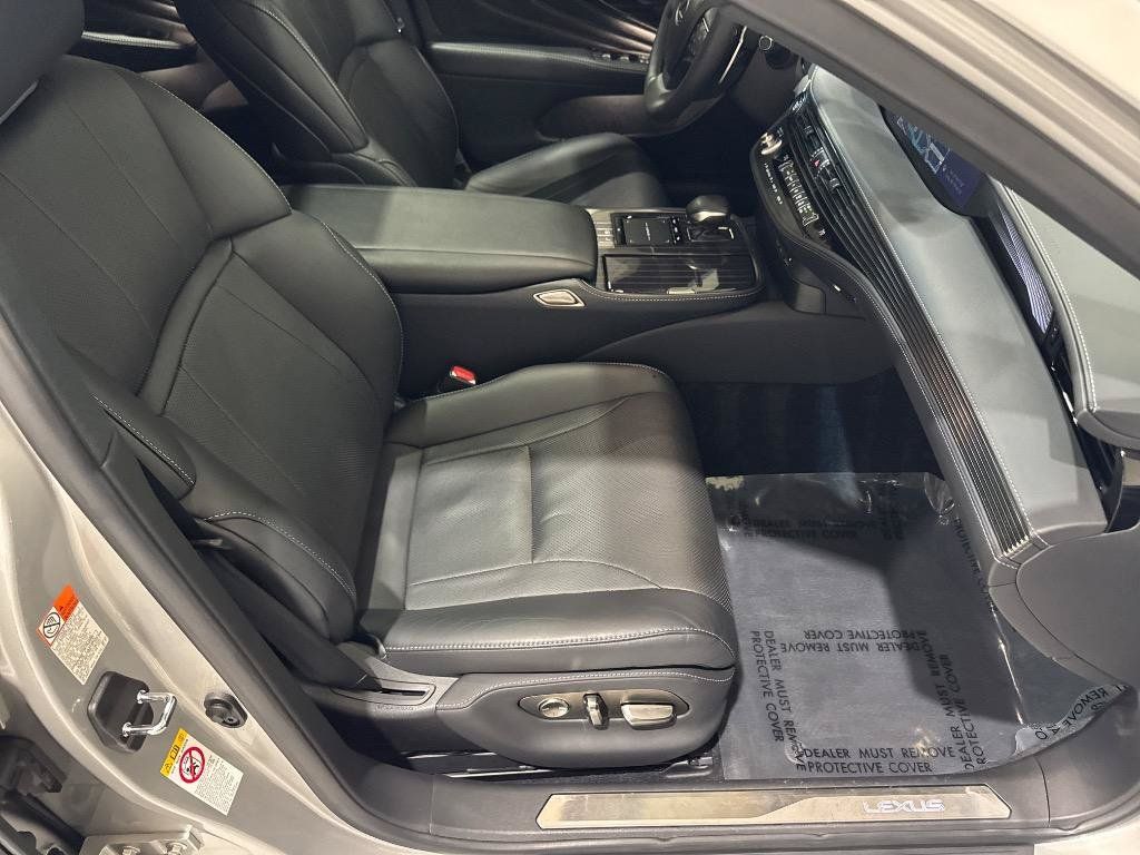 Used 2018 Lexus LS 500 w/ Accessory Package (Z1) RWD image 65