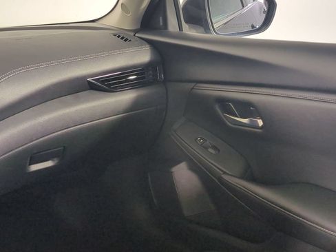 Used 2025 Nissan Sentra SV FWD image 18