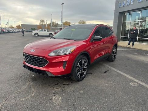 Certified 2022 Ford Escape SE w/ SE Sport Appearance Package image 2